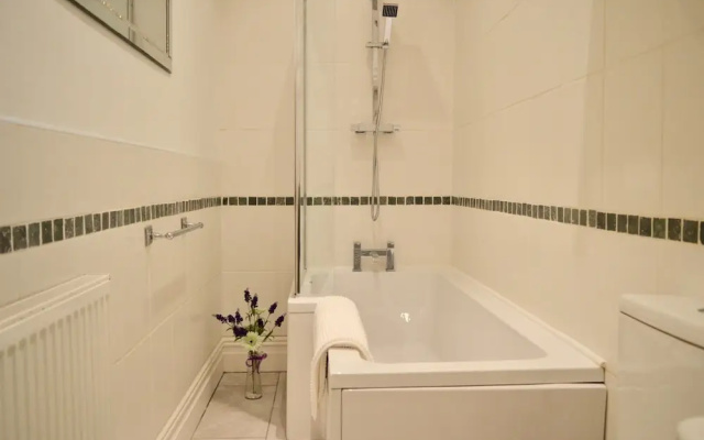 2 Bedroom Apartment With Parking