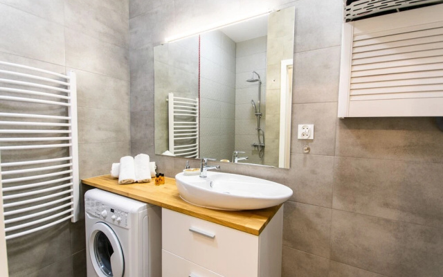 City Lights Apartments - Topolowa 48