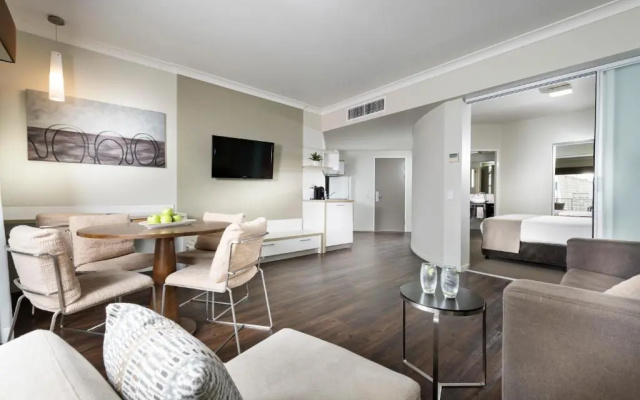 Grand Hotel and Apartments Townsville