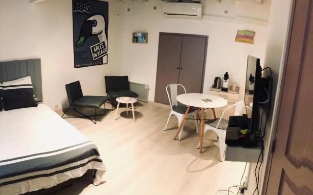 Studio Typique Et Cosy Climatise.