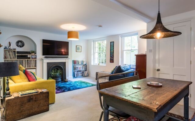 Апартаменты 1 Bedroom Apartment Near Central Brighton комната для гостей