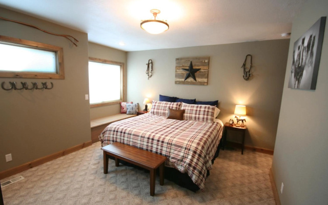 Silver Pine Lodge