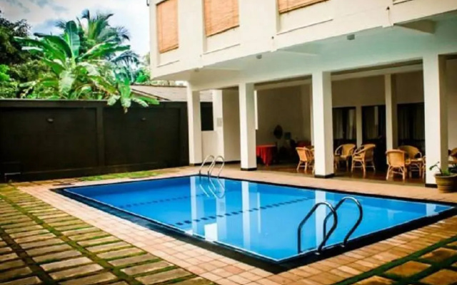Hotel Sapthapadhi