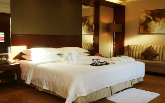 Golden Eagle Summit Hotel