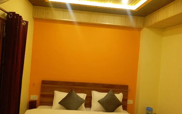 Goroomgo GP Mall Road Nainital