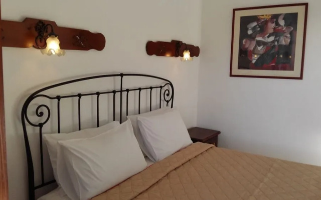 Chrysoulas Guest House