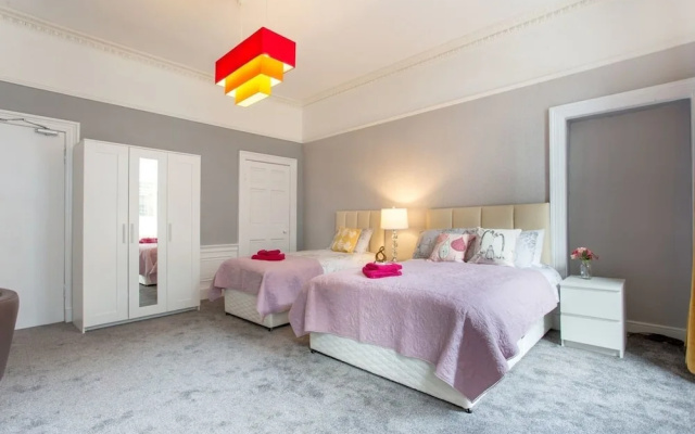 Stunning 2-bed Apartment in Central Edinburgh