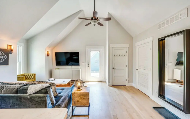 14 Mi to Dtwn Denver: Sleek Westminster Home