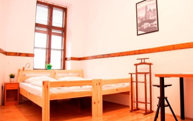 Walking Bed Budapest Hostel