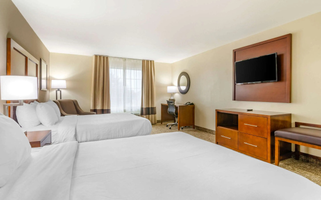 Comfort Inn & Suites near Bethel College