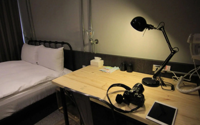 Yizhong Loft Hostel