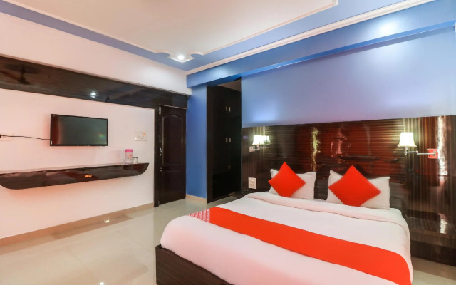 Niloy Guest House By OYO Rooms