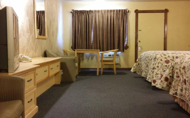 Budget Host Longhorn Motel