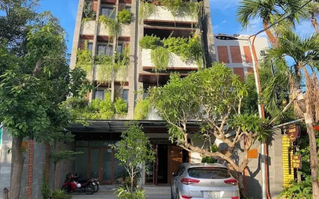 Vernalhome Boutique Danang Hotel
