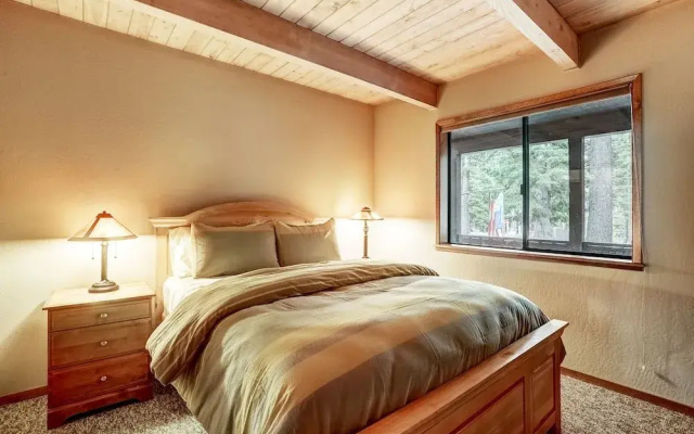 Serenity at Tahoe Donner | Peaceful, Close to Ski & Lake