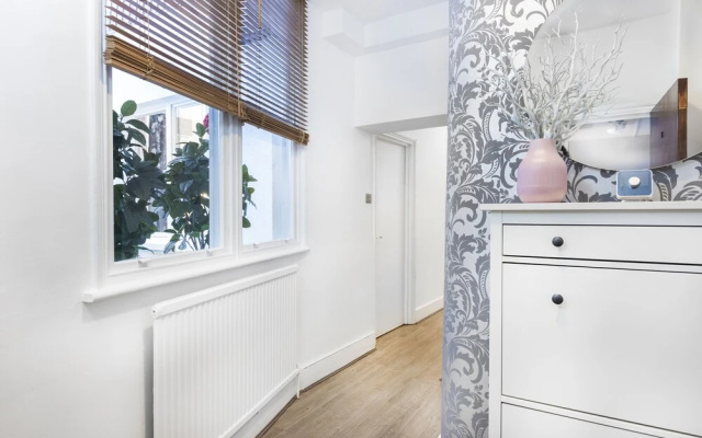 2 Bedrooms Apartment in Central London
