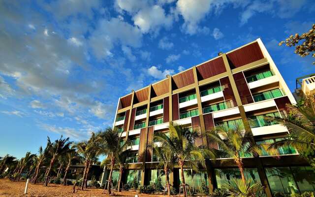 Отель Golden Dragon Beach Pattaya вид на фасад