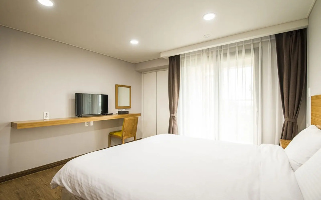 W Ocean Pension