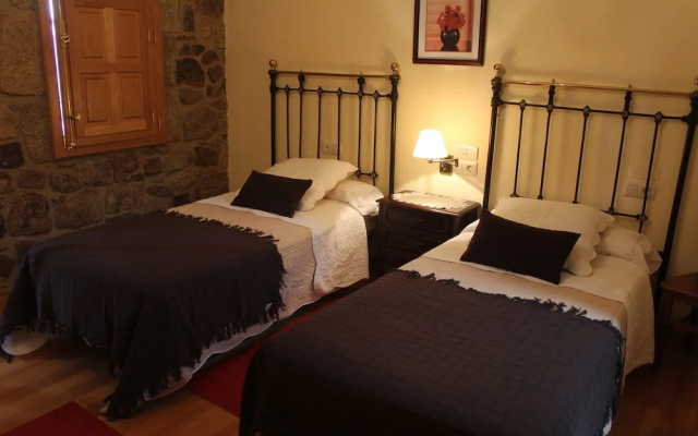 Casas Rurales A Chairiña Y A Revolta