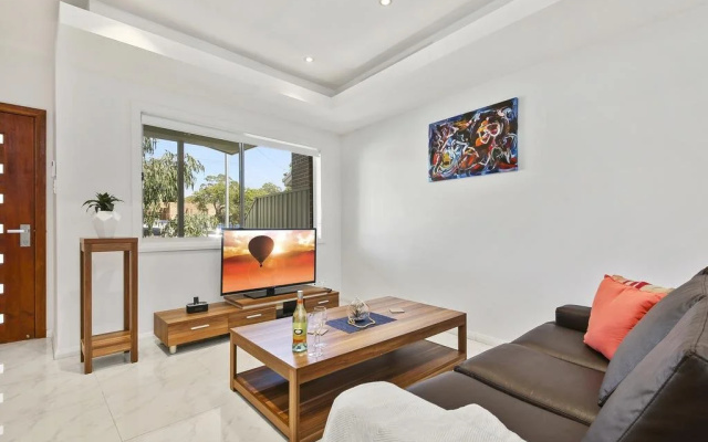 Serviced Houses - Villa Hodgkinson