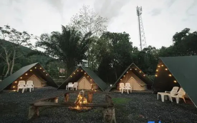 Nahm Khao Sok Hostel and Camping