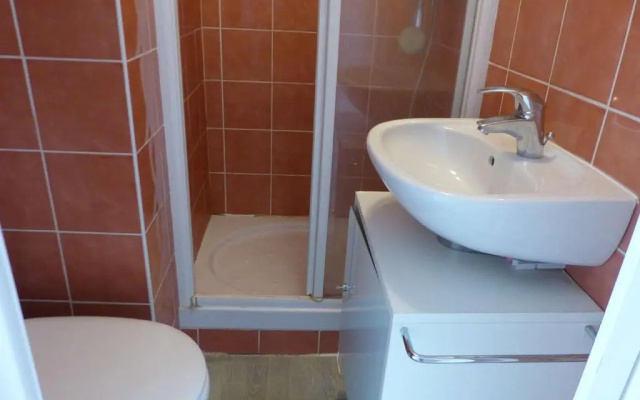 Appartement Le Lavandou, 1 pièce, 4 personnes - FR-1-308-83