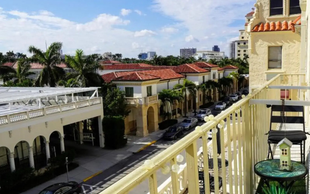 Tropicals of Palm Beach Condominium