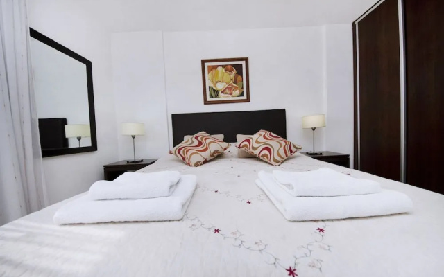Bvd. Illia Apartment AN4
