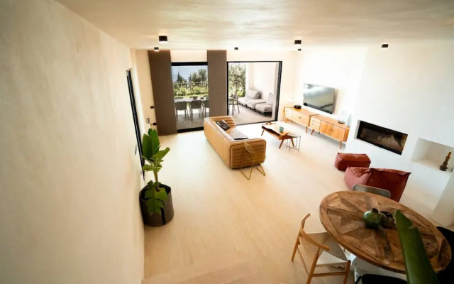 Villa 16 Dh rmi 8BR With Private Pool
