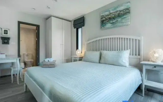 Studio Apartment by the Sea