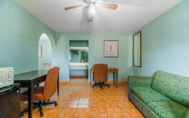 Lone Star Inn & Suites