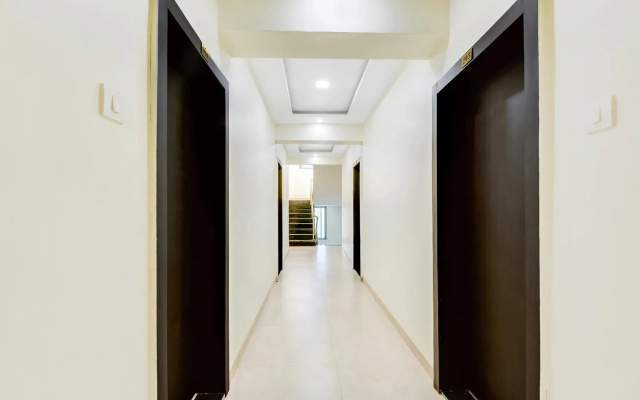 OYO Flagship 60752 V&S Hotel