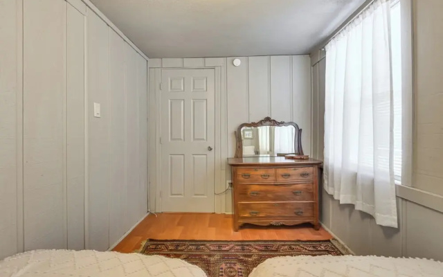 Stroll to Bradenton Riverwalk! Stylish Apartment