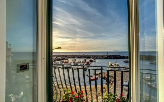 House Archimede - eyes on the sea