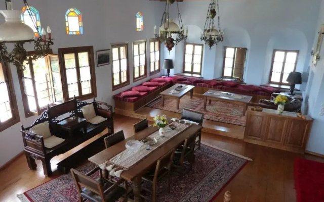 Ta Xelidonakia
