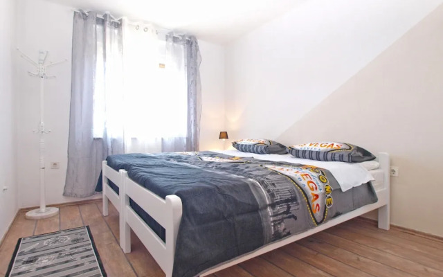 Apartment 1592