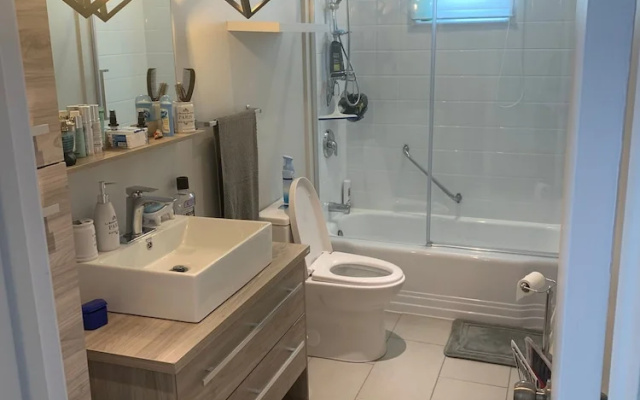 Room-room for Renting Inside House - wit