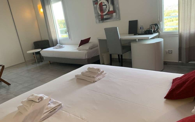 Hotel Restaurant Le Gardon - Pont du Gard