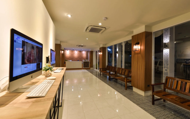 Montree Phuket Hotel