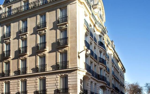 Отель Hôtel Perreyve вид на фасад