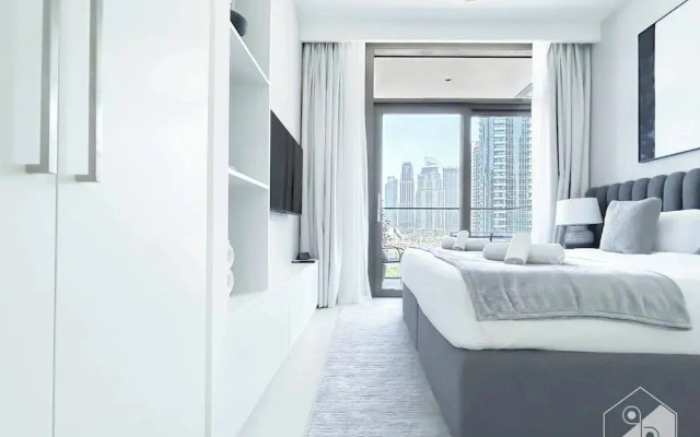Luxury & Elegance at Burj Crown Downtown