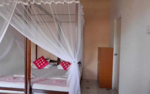 Mrs Wijenayake's Beach Haven Guest House