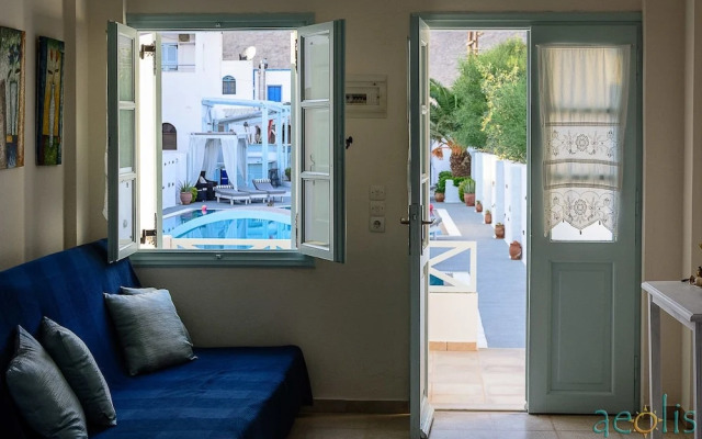 Aeolis Santorini
