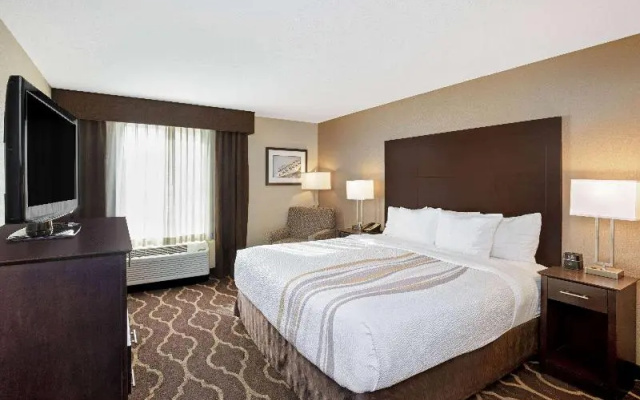 La Quinta Inn And Suites Las Vegas Tropicana