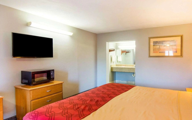 Econo Lodge near Wichita Falls Event Center