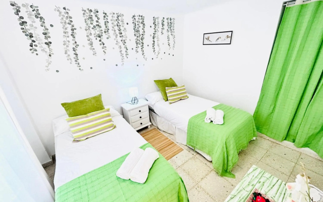 Cozy Town House With Terrace and Free Wifi