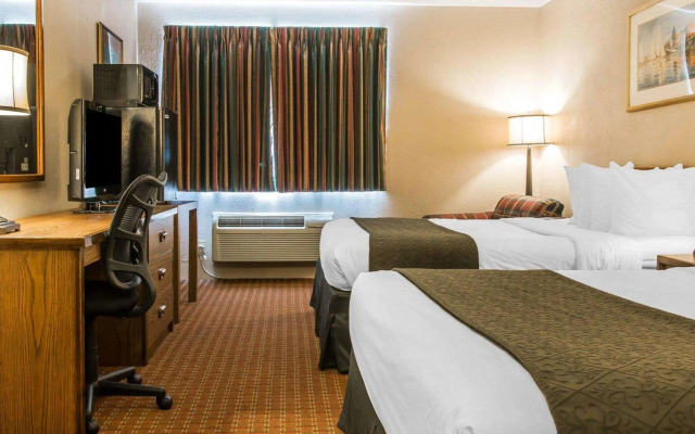 Quality Inn Saint Ignace I-75