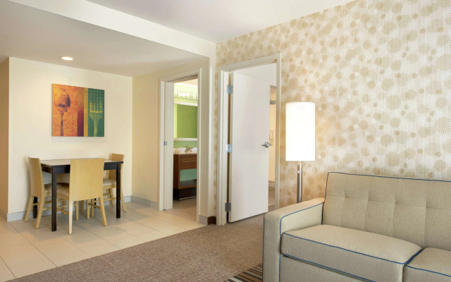 Home2 Suites by Hilton Milwaukee Airport