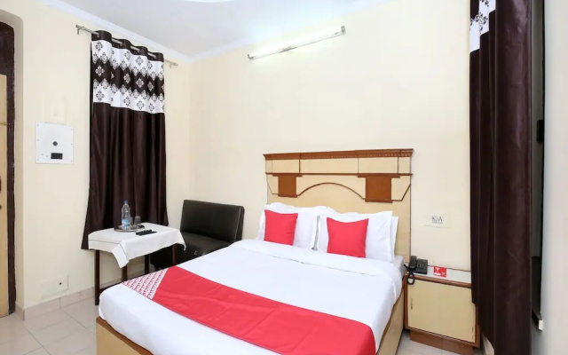 OYO 11595 Hotel Roxy