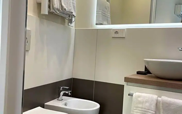 18 Dante Luxury Suites